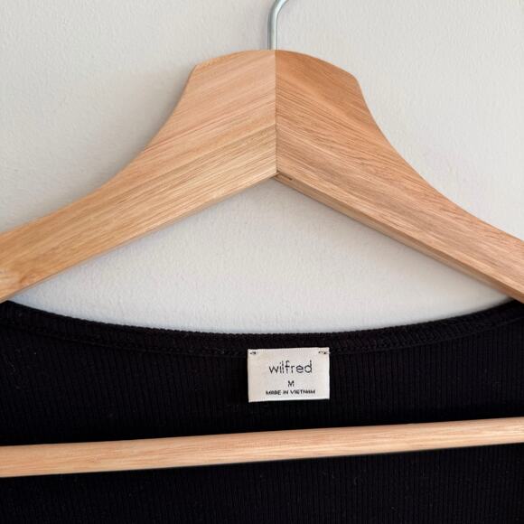 Aritzia Wilfred Puff Sleeve Pearl Button Bodysuit Black M - Picture 3 of 6